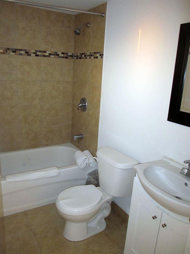 The America's Hospitality Inn Motel 2*