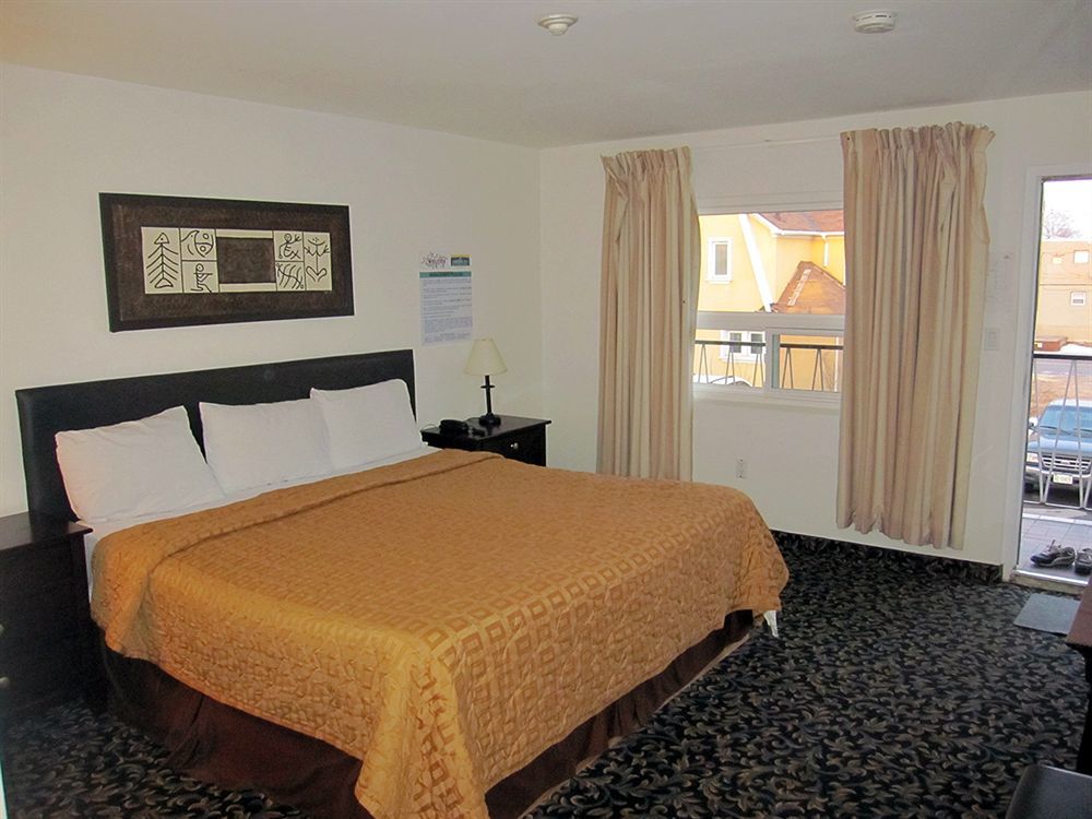 The America's Hospitality Inn Motel 2*