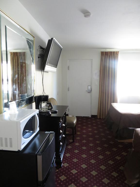 The America's Hospitality Inn Niagara Falls