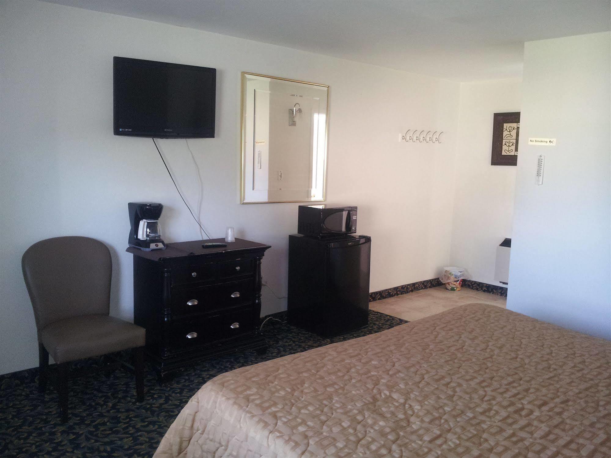 Motel The America's Hospitality Inn 2*