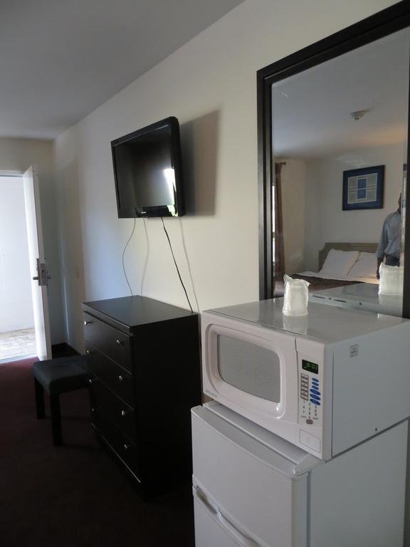 The America's Hospitality Inn Niagara Falls