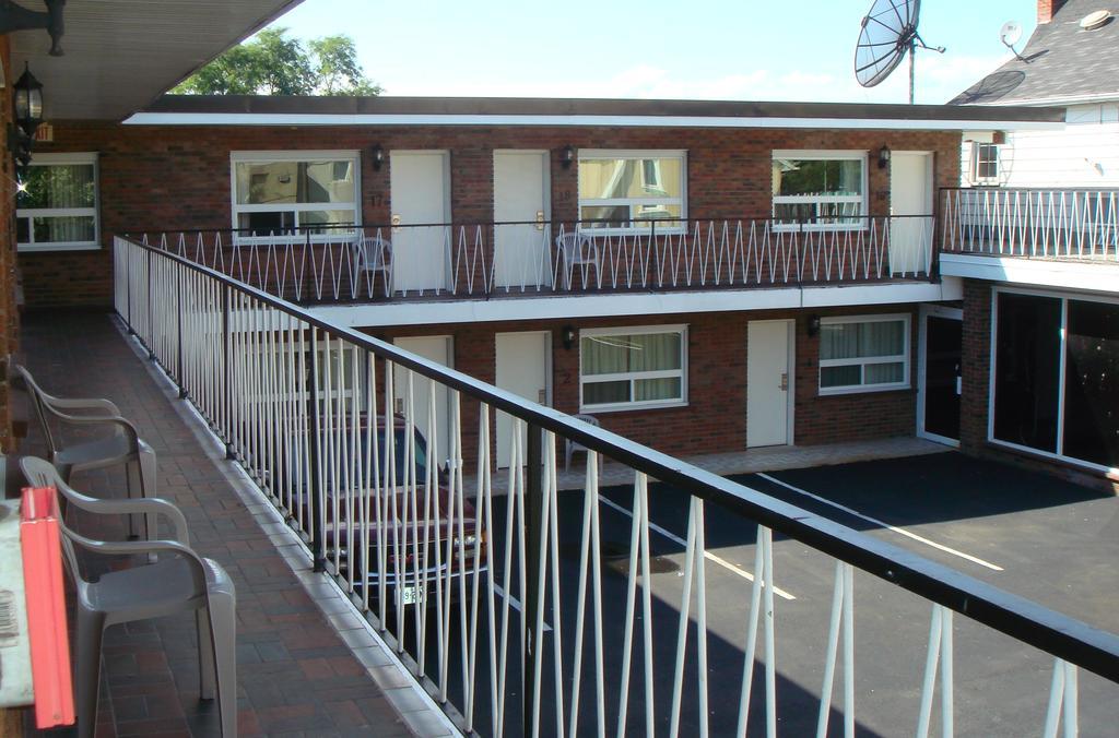 The America's Hospitality Inn Motel